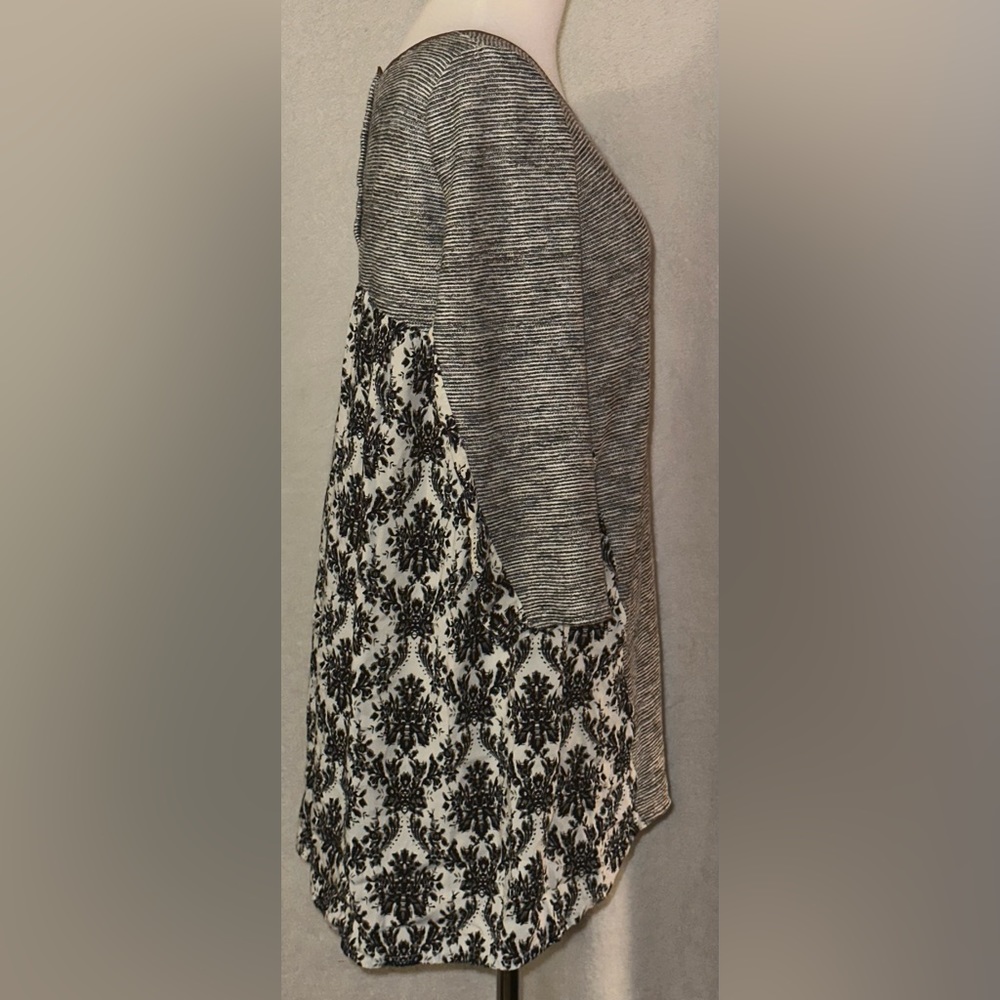 Thml Stitch Fix Button Back Blouse. Size Medium. - image 3